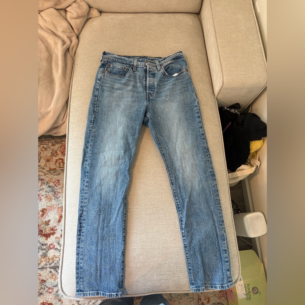 Levi’s 501 Original Fit Women’s Jeans - Picture 2 of 5